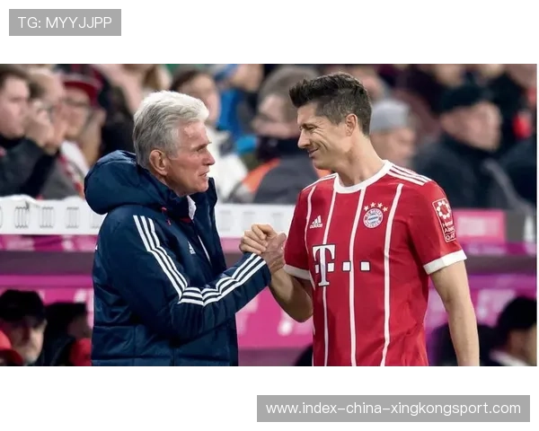 莱万中路回传找准队友，拜仁连环进攻收割比赛：战术落地与品牌魅力的全景解读